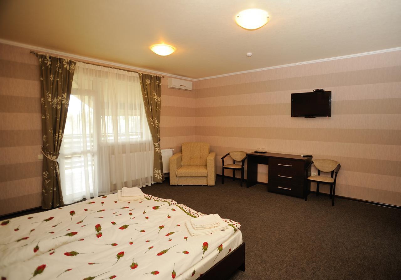 Hotel Vulyk Duliby Bagian luar foto
