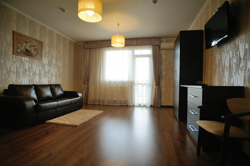 Hotel Vulyk Duliby Bagian luar foto
