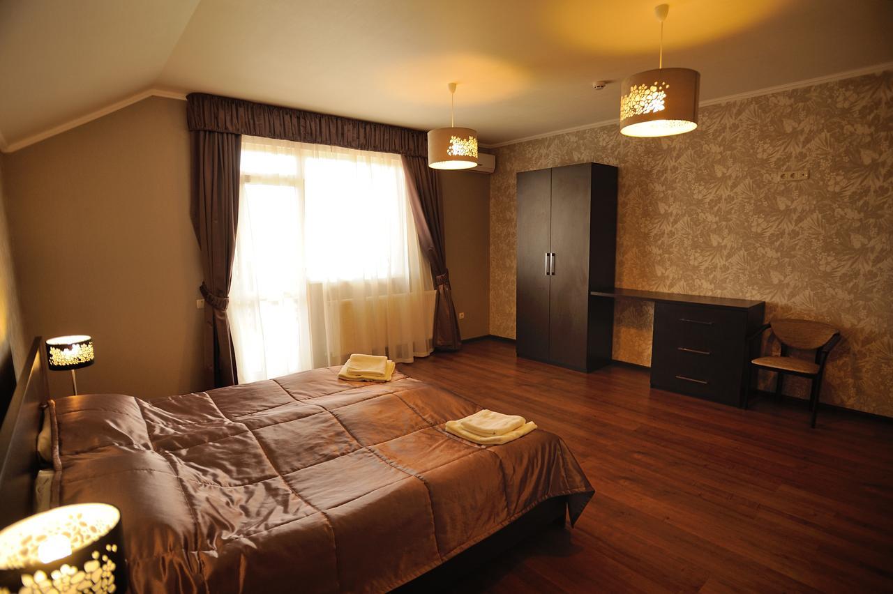 Hotel Vulyk Duliby Bagian luar foto