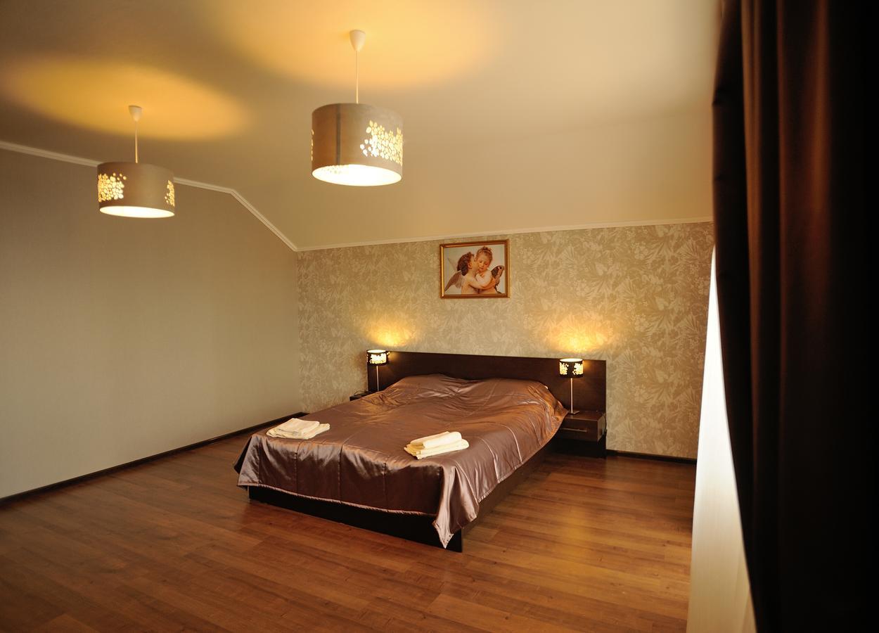 Hotel Vulyk Duliby Bagian luar foto