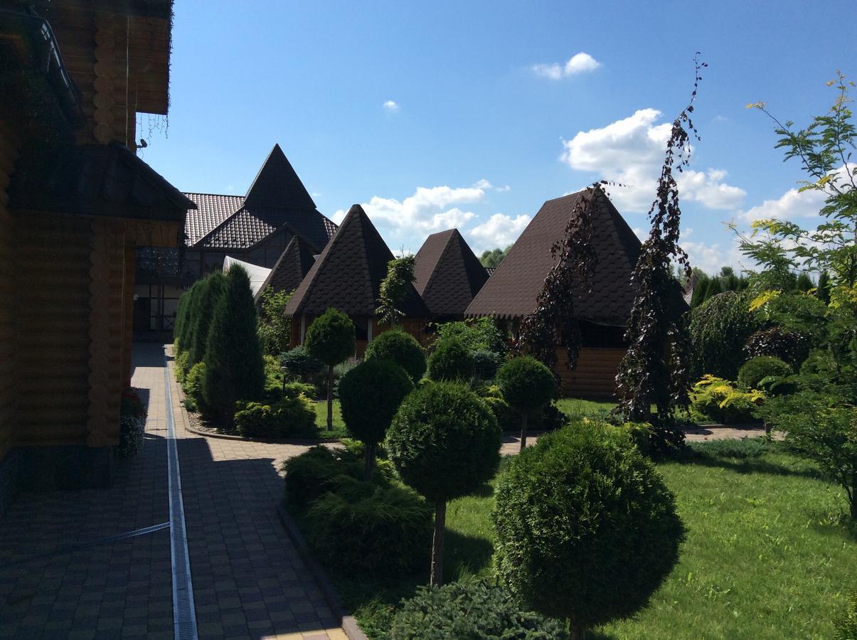 Hotel Vulyk Duliby Bagian luar foto