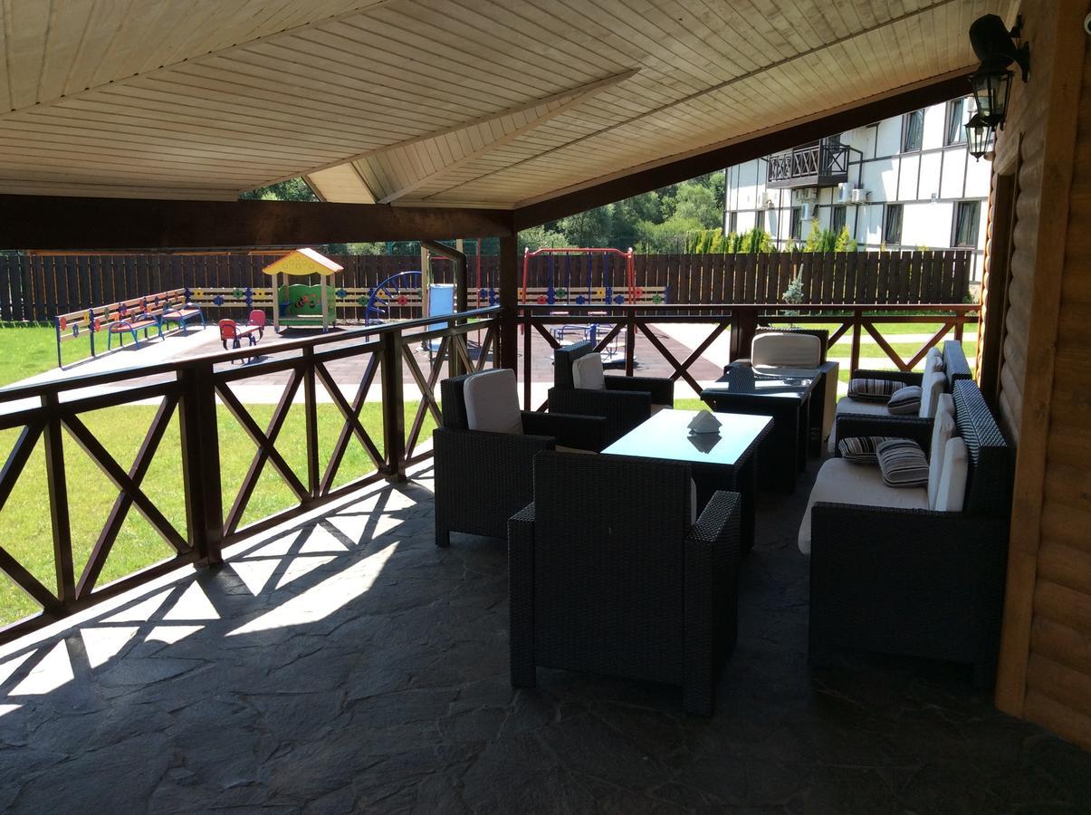 Hotel Vulyk Duliby Bagian luar foto